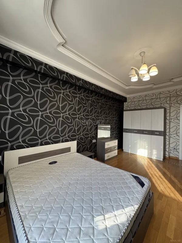 Satılır 3 otaqlı mənzil 125 m²