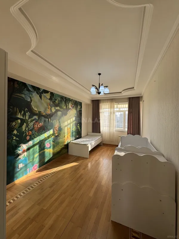 Satılır 3 otaqlı mənzil 125 m²