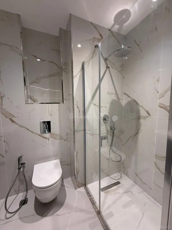 Satılır 4 otaqlı mənzil 105 m²