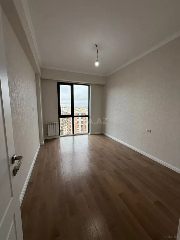 Satılır 4 otaqlı mənzil 105 m²