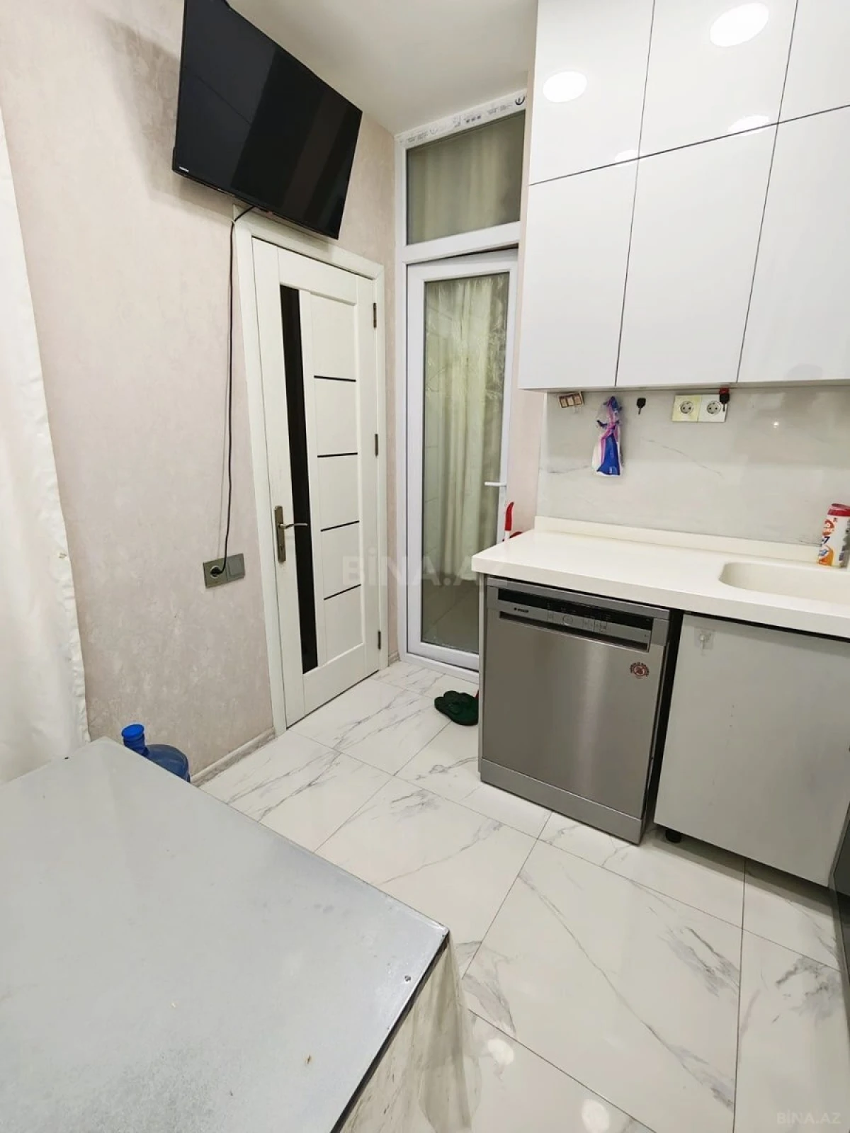 Satılır 2 otaqlı mənzil 64 m²