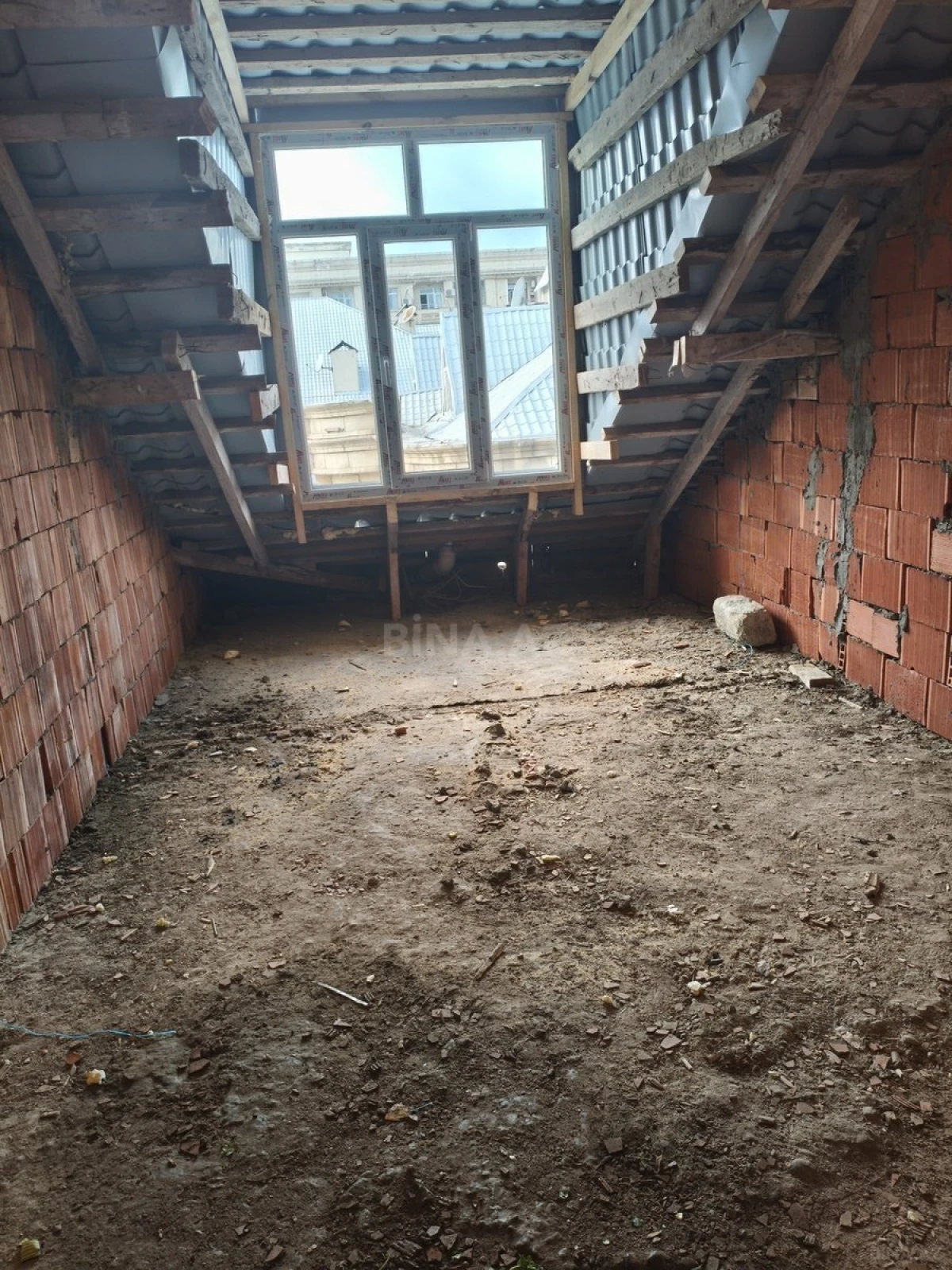 Satılır 2 otaqlı mənzil 68 m²