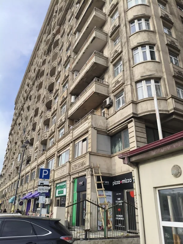 Satılır 2 otaqlı mənzil 68 m²