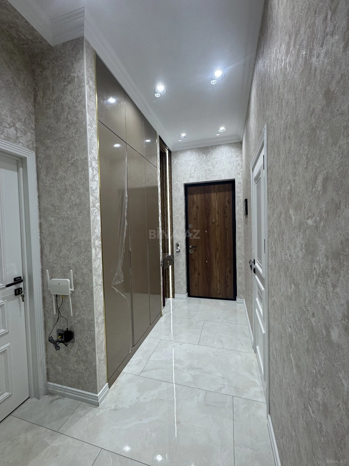 Satılır 3 otaqlı mənzil 95 m²