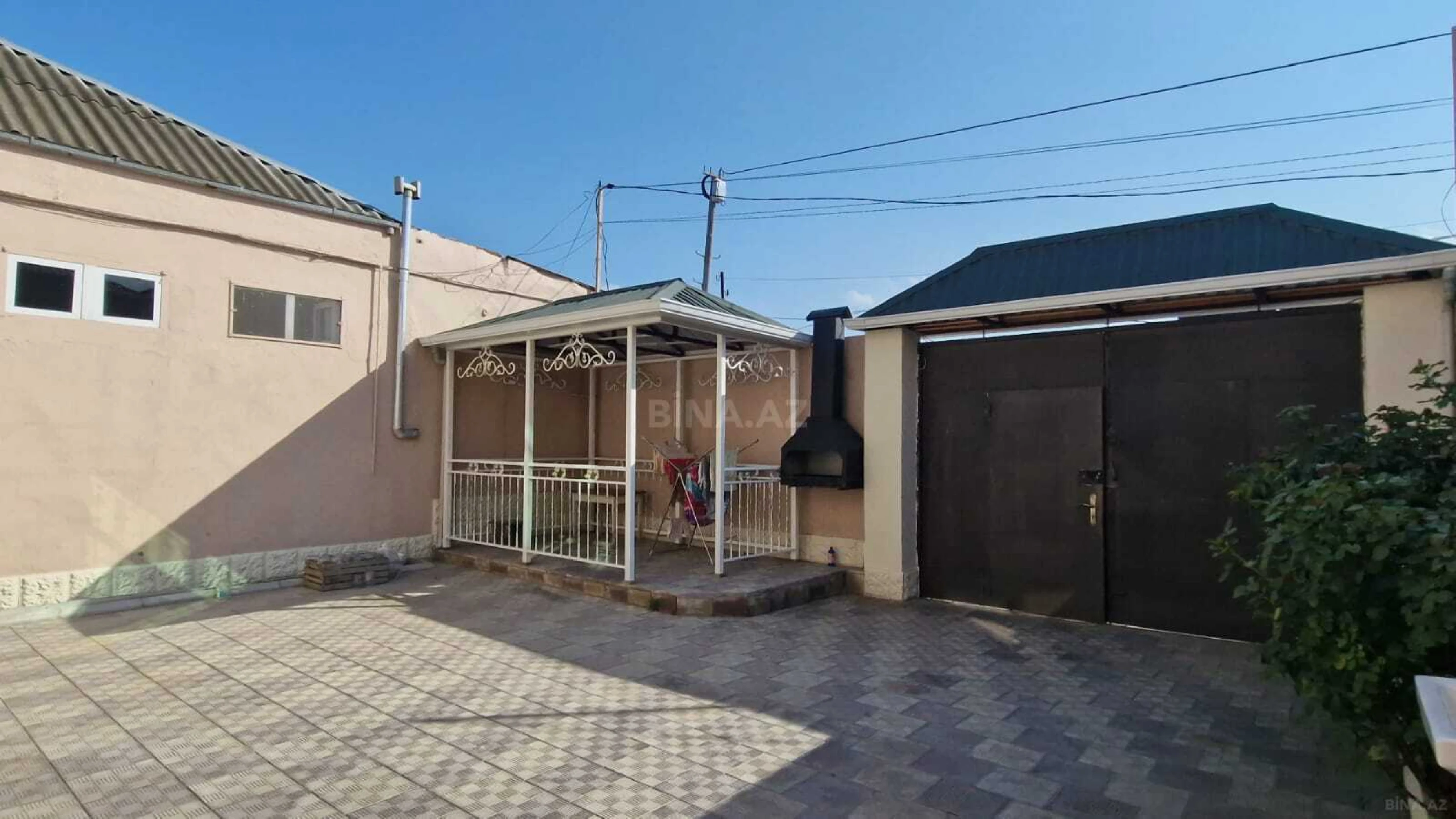 Satılır 5 otaqlı həyət evi 240 m²