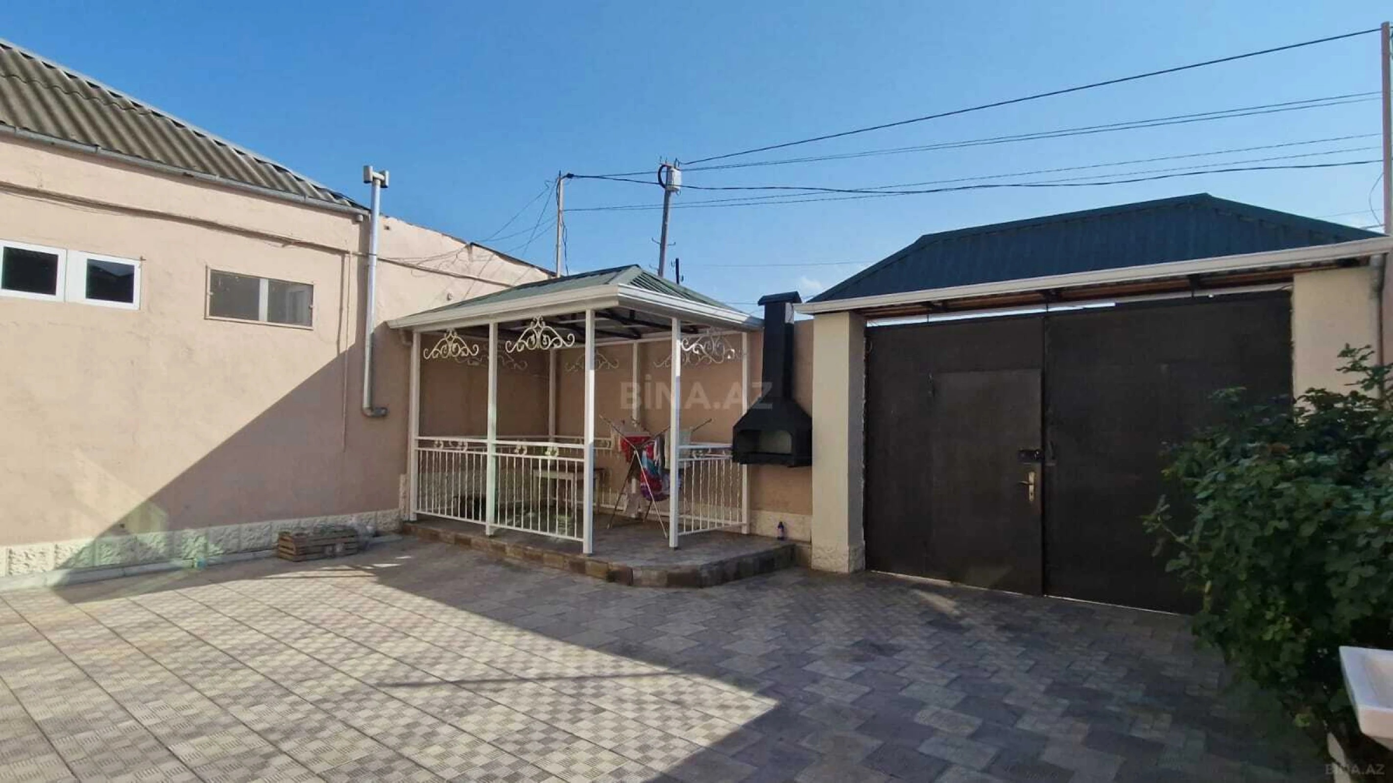 Satılır 5 otaqlı həyət evi 240 m²
