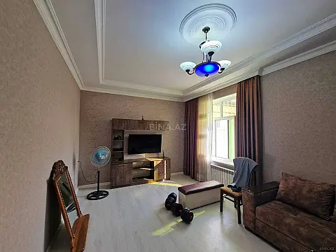 Satılır 5 otaqlı həyət evi 240 m²