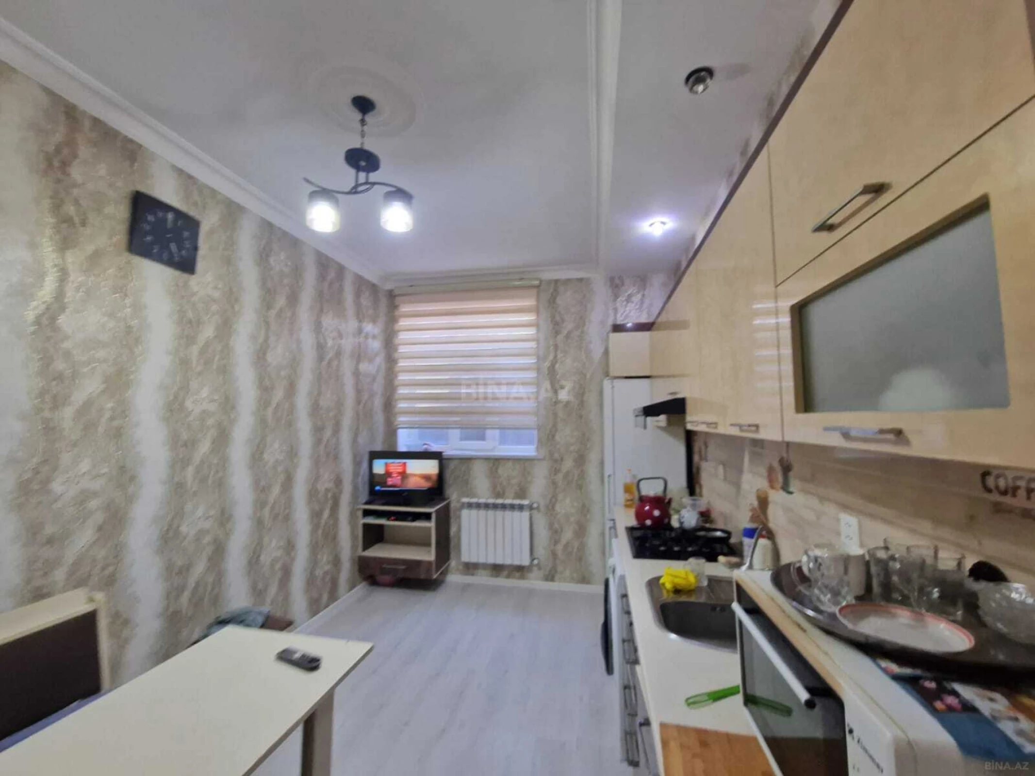 Satılır 5 otaqlı həyət evi 240 m²