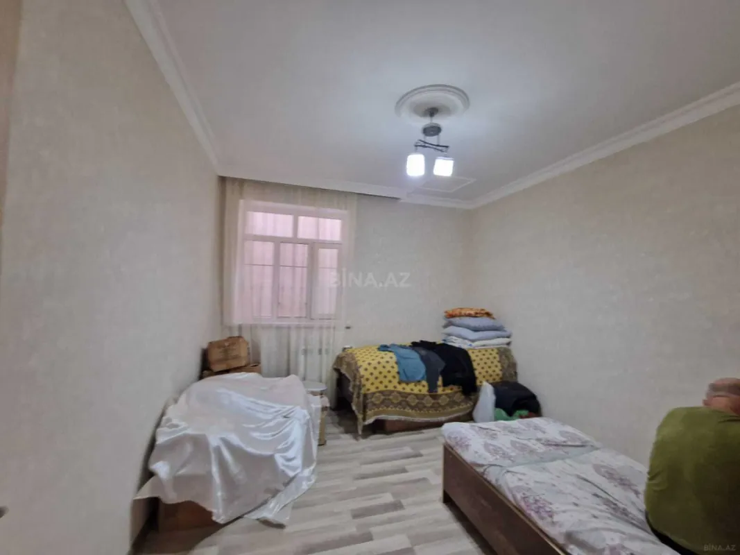 Satılır 5 otaqlı həyət evi 240 m²