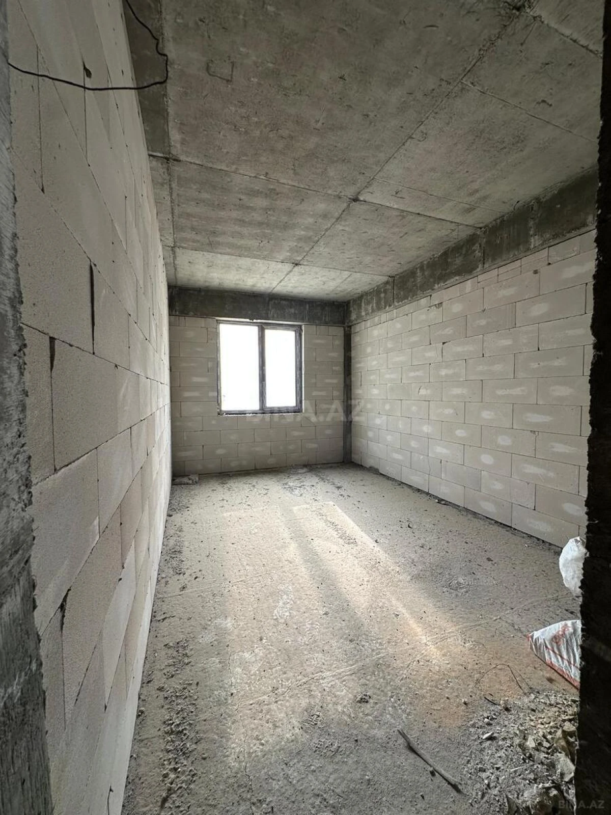 Satılır 3 otaqlı mənzil 135 m²