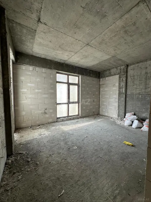 Satılır 3 otaqlı mənzil 135 m²