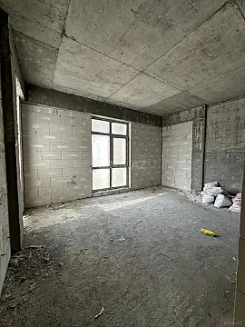 Satılır 3 otaqlı mənzil 135 m²