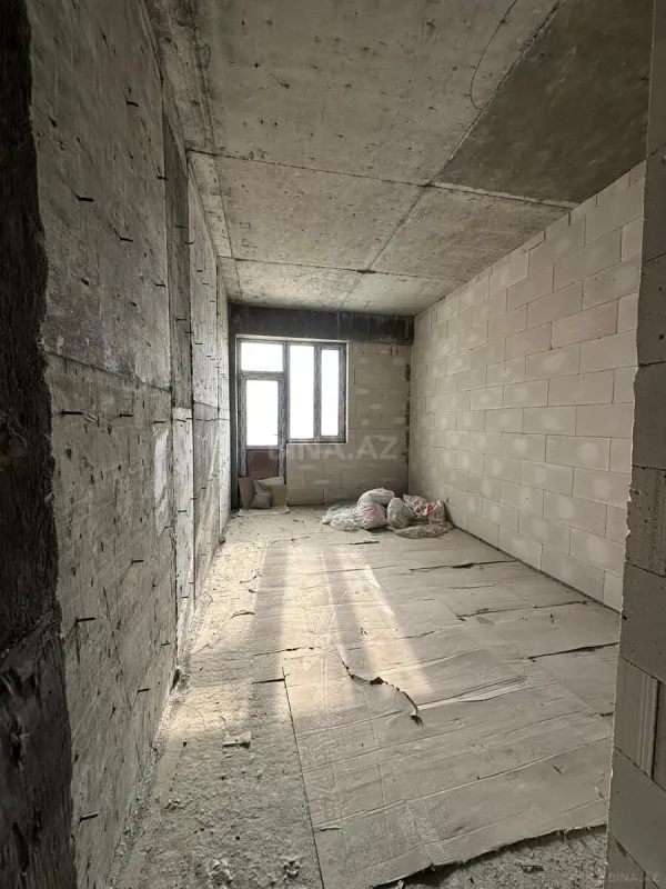 Satılır 3 otaqlı mənzil 135 m²