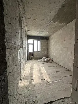 Satılır 3 otaqlı mənzil 135 m²