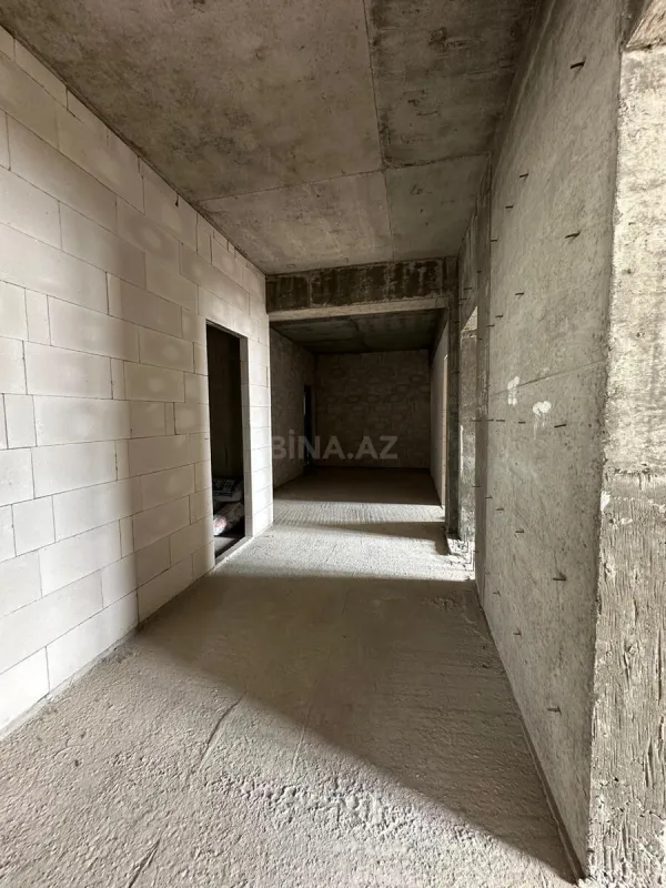 Satılır 3 otaqlı mənzil 135 m²
