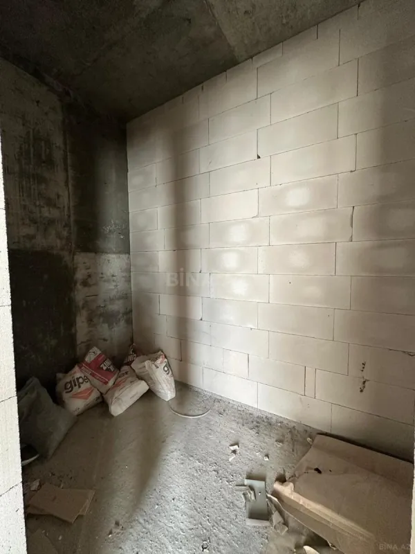 Satılır 3 otaqlı mənzil 135 m²