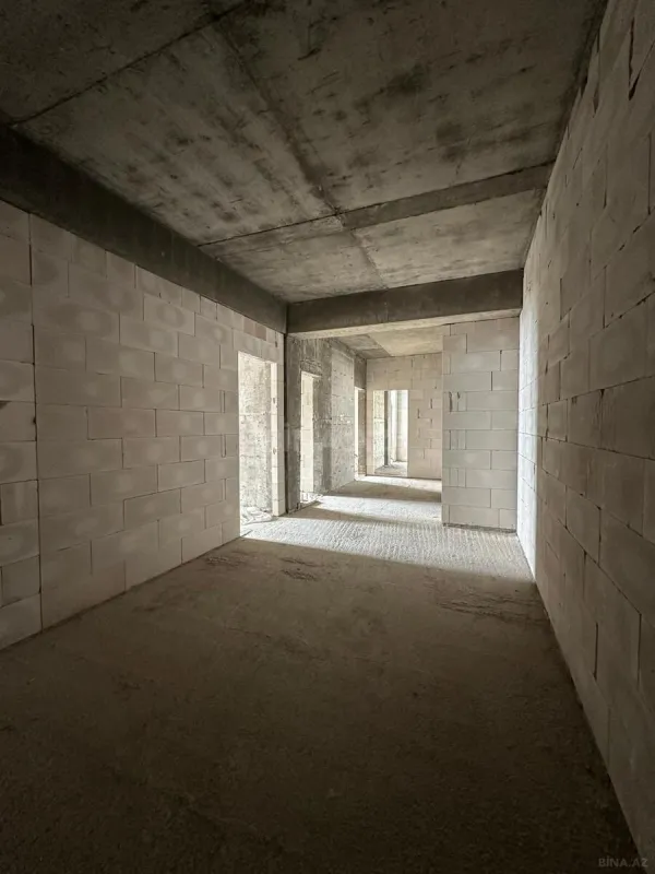 Satılır 3 otaqlı mənzil 135 m²