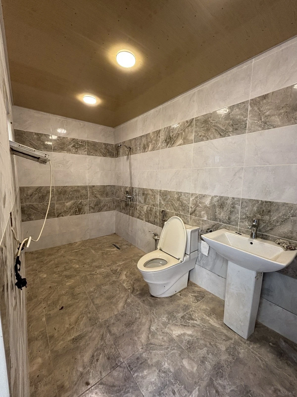 Satılır 4 otaqlı həyət evi 150 m²