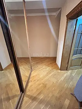 Kirayə verilir 2 otaqlı mənzil 110 m²