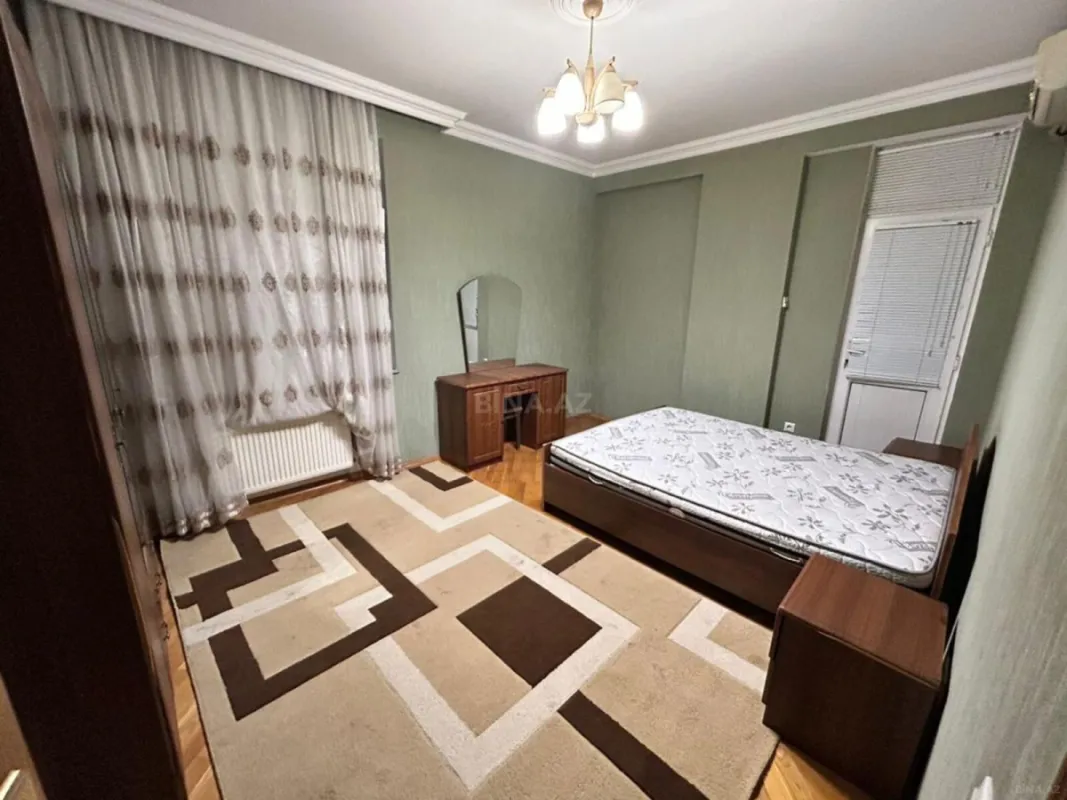 Kirayə verilir 2 otaqlı mənzil 110 m²