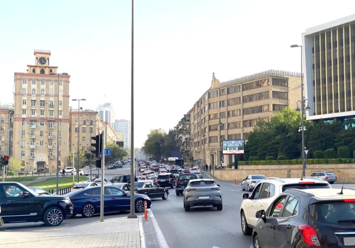 Satılır 2 otaqlı mənzil 75 m²