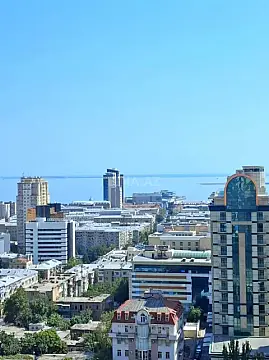 Satılır 4 otaqlı mənzil 200 m²