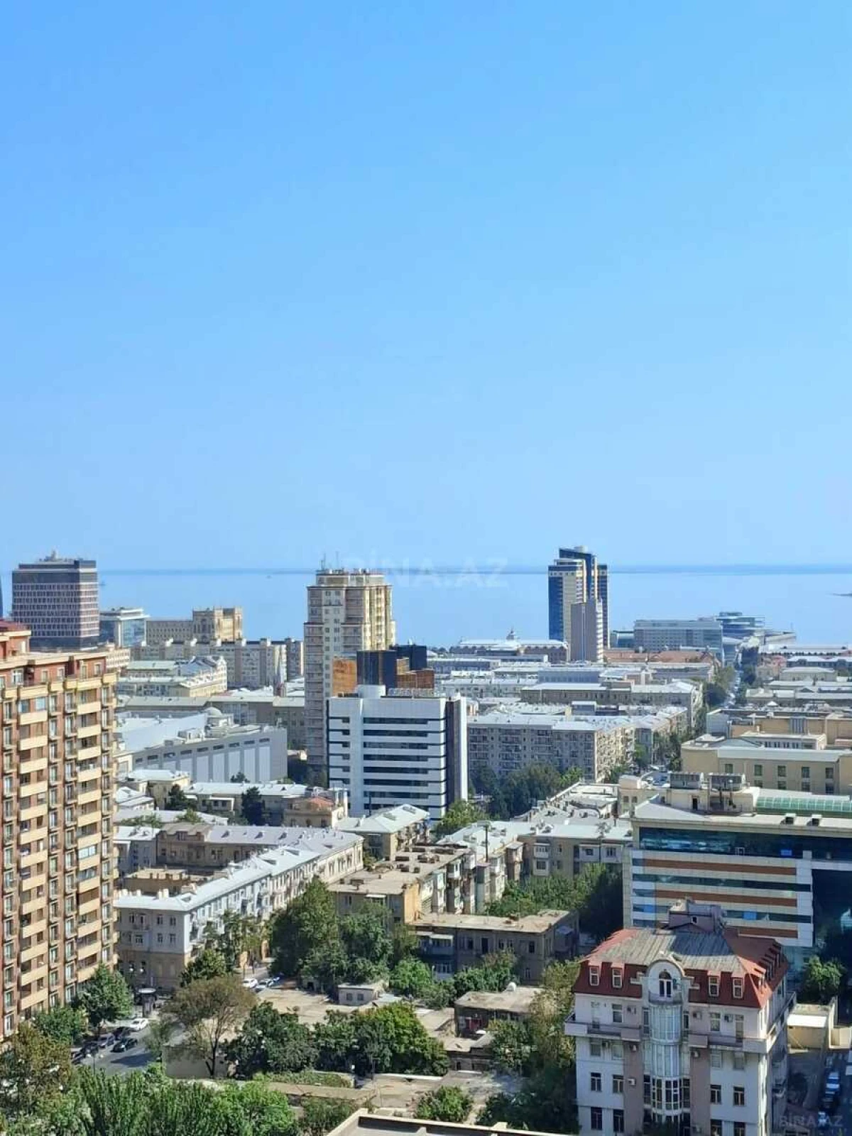 Satılır 4 otaqlı mənzil 200 m²