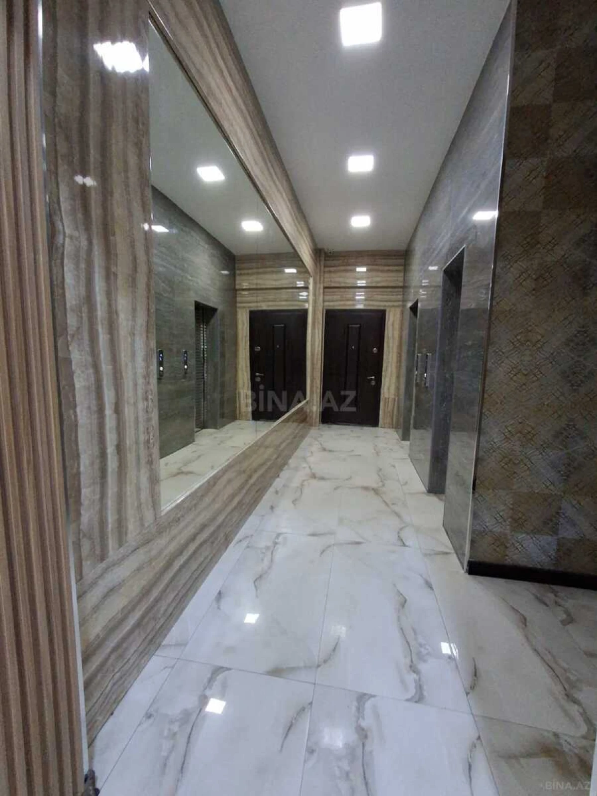 Satılır 4 otaqlı mənzil 200 m²