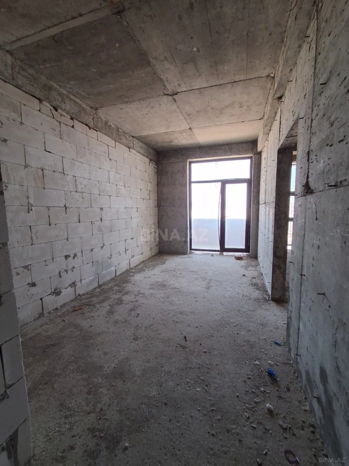 Satılır 4 otaqlı mənzil 200 m²