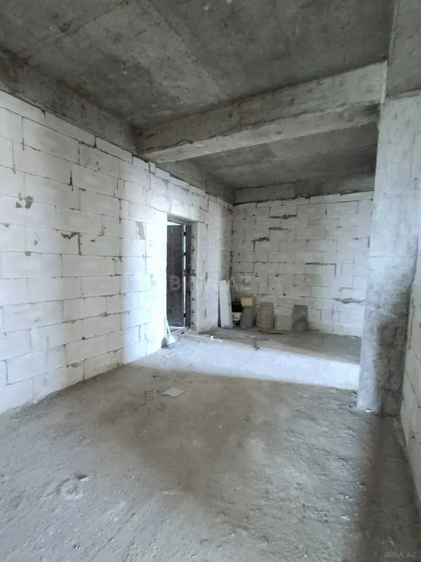 Satılır 4 otaqlı mənzil 200 m²