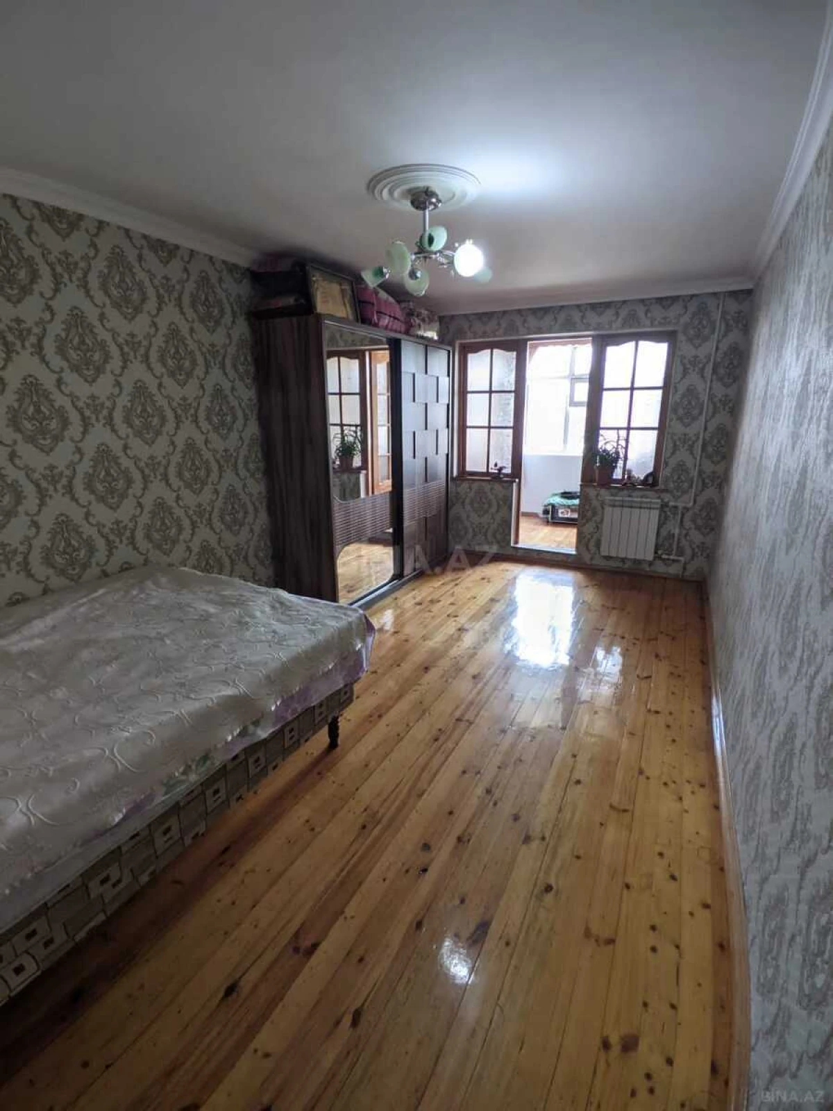 Satılır 4 otaqlı mənzil 100 m²