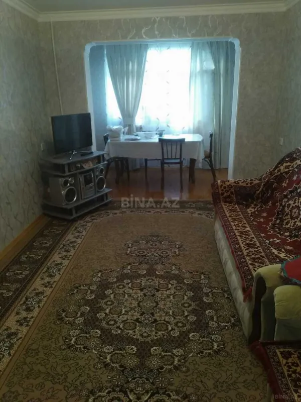 Satılır 4 otaqlı mənzil 100 m²