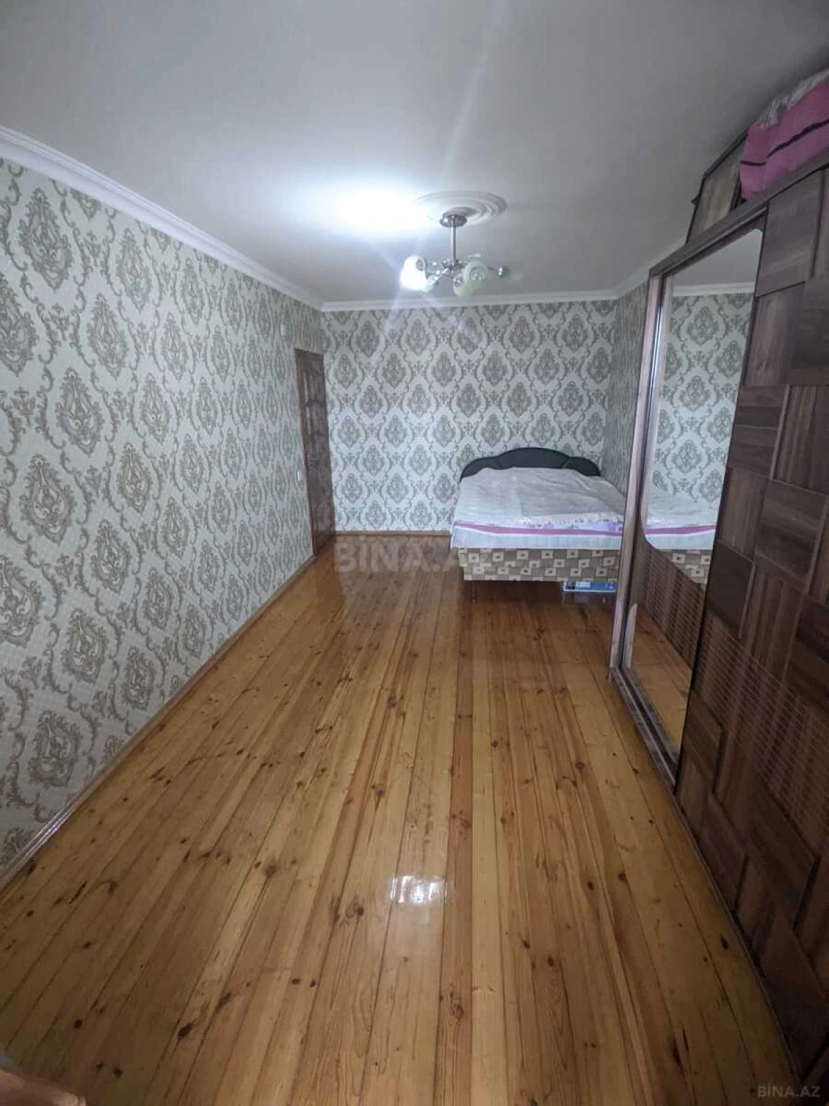 Satılır 4 otaqlı mənzil 100 m²