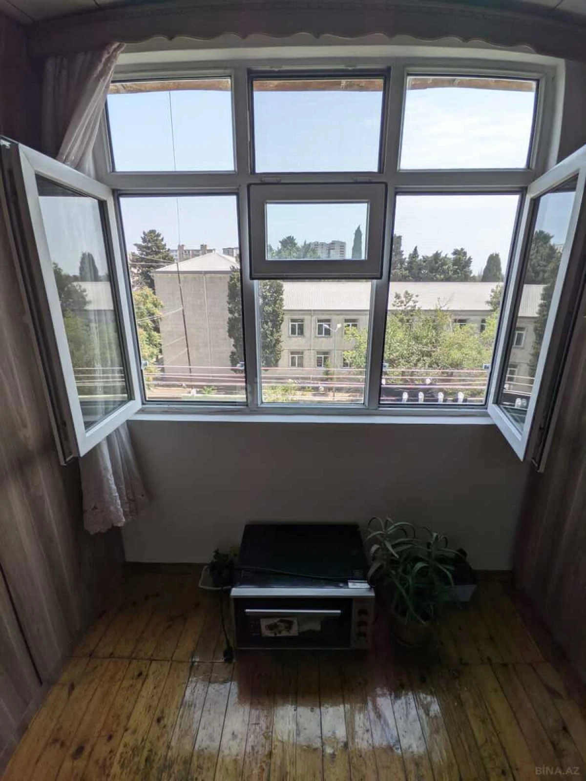 Satılır 4 otaqlı mənzil 100 m²