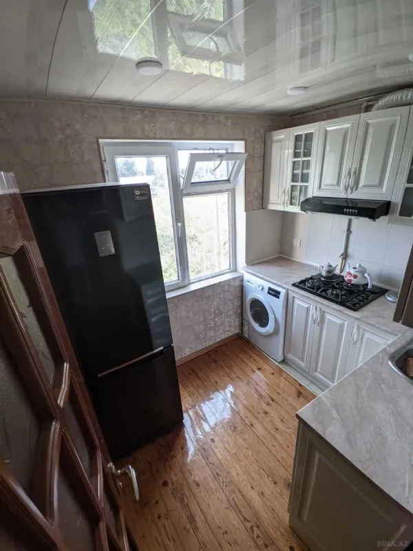 Satılır 4 otaqlı mənzil 100 m²