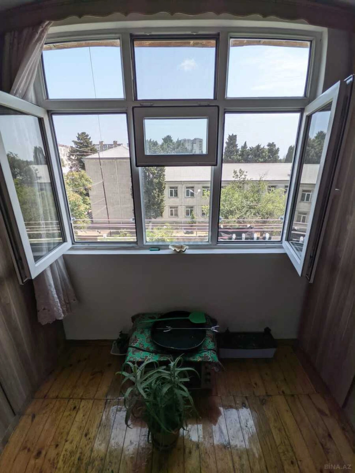 Satılır 4 otaqlı mənzil 100 m²