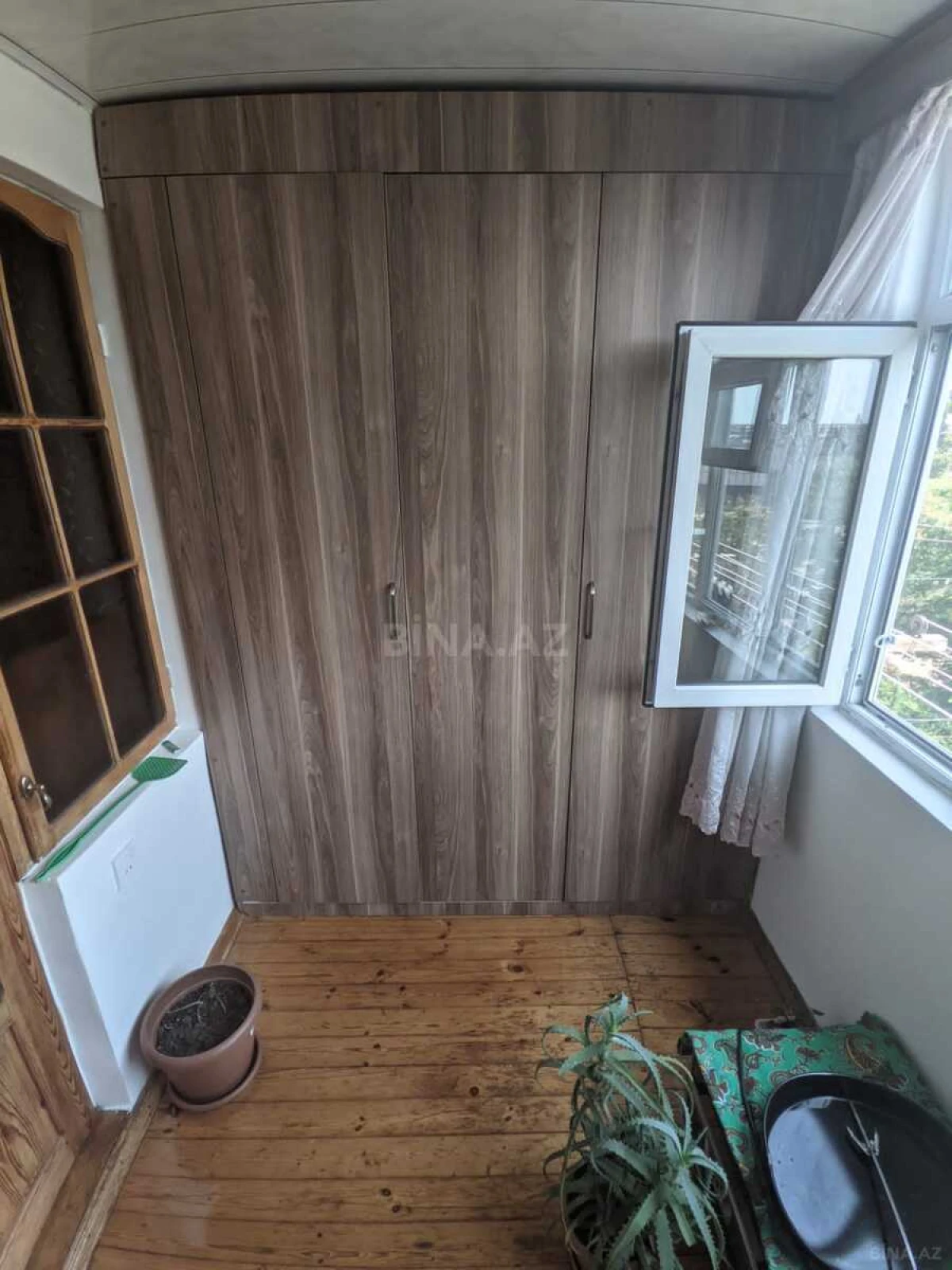 Satılır 4 otaqlı mənzil 100 m²