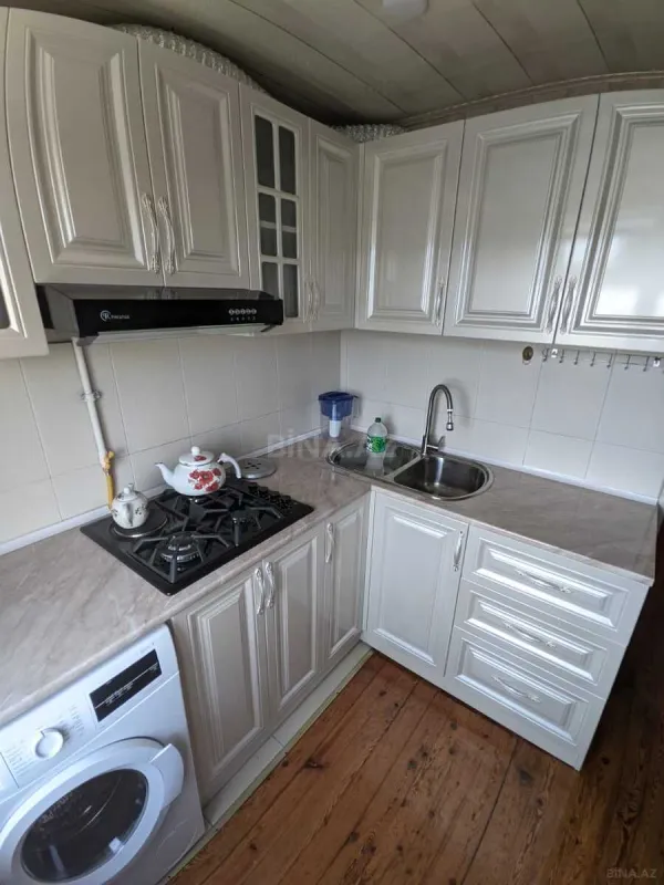 Satılır 4 otaqlı mənzil 100 m²