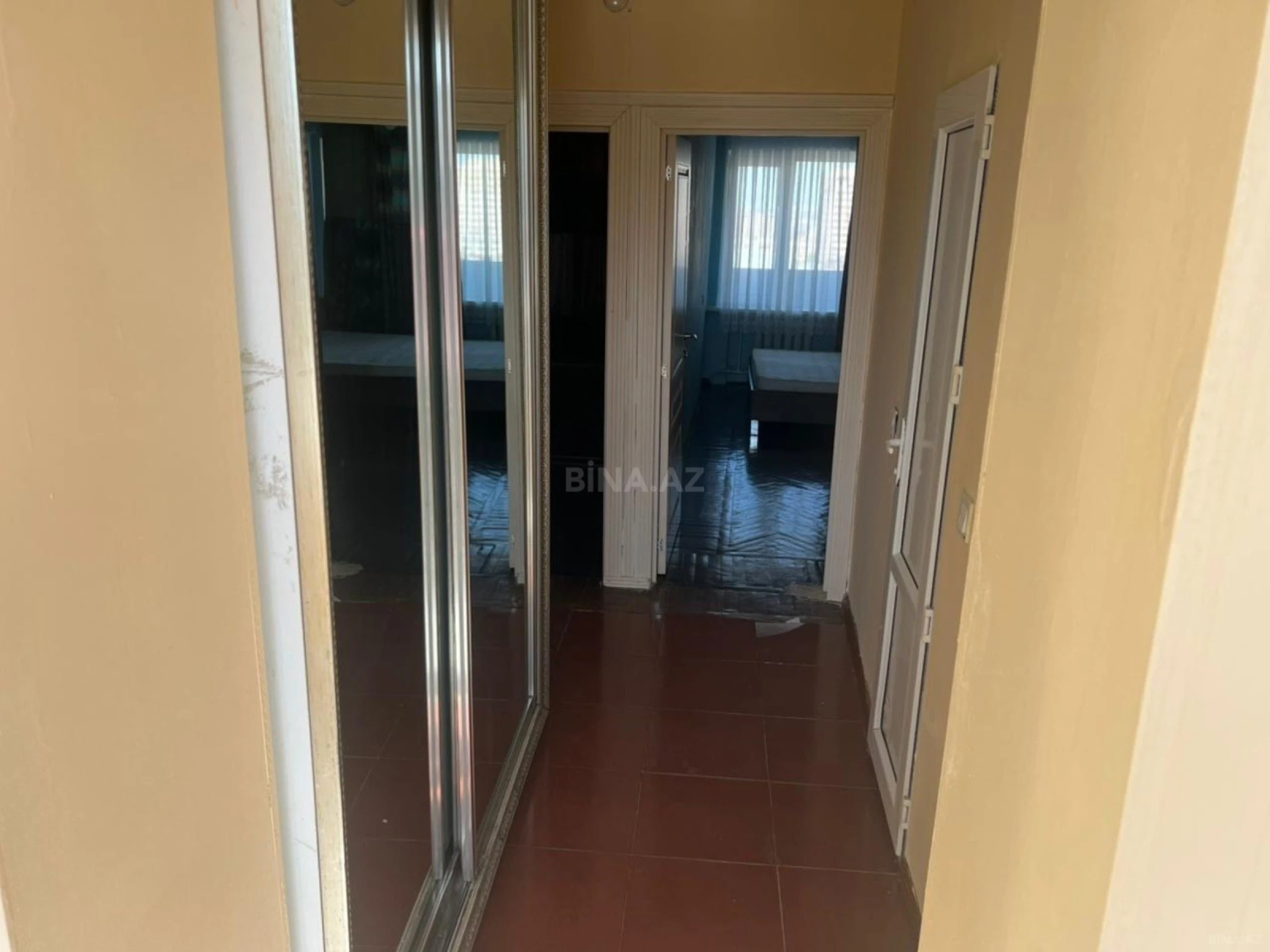 Kirayə verilir 2 otaqlı mənzil 65 m²