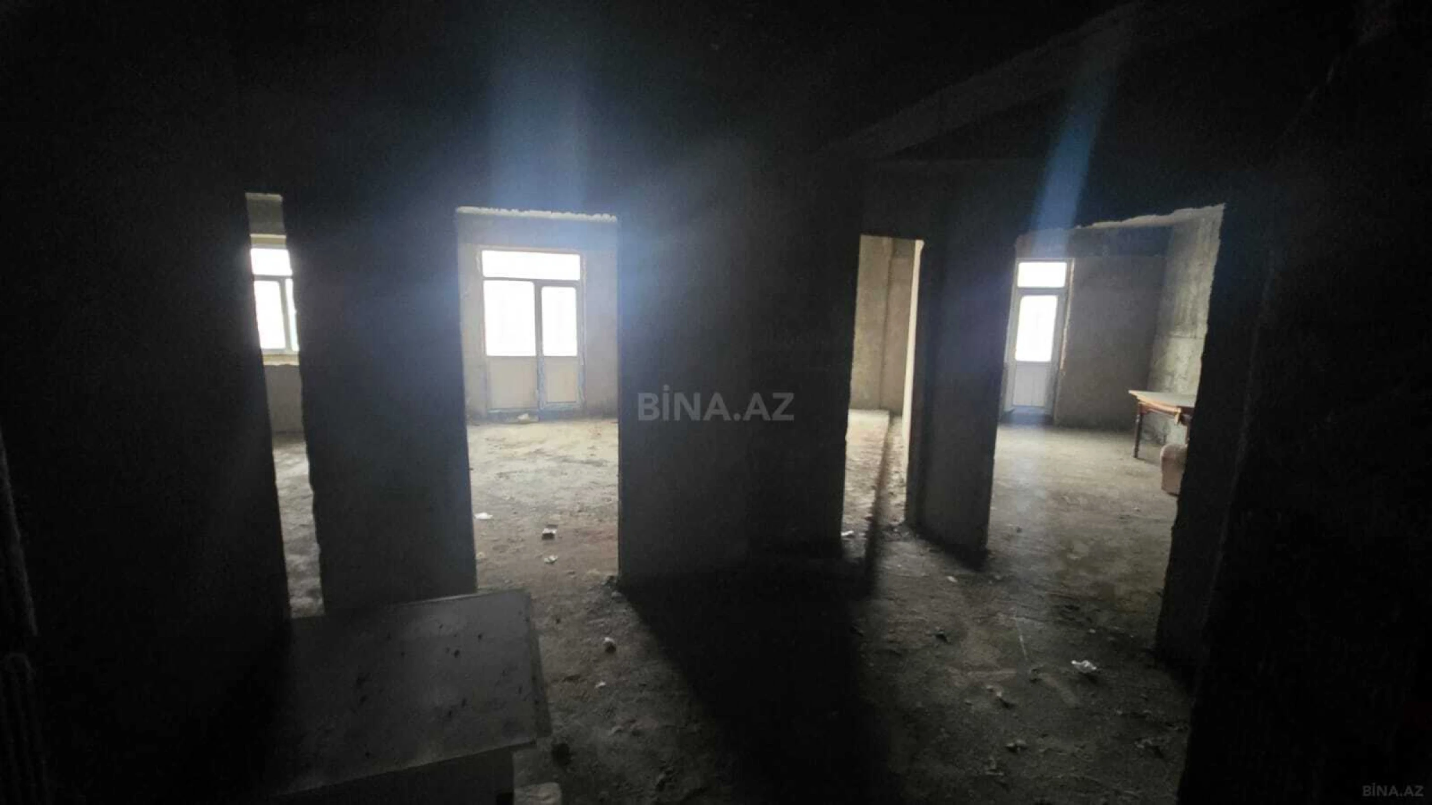Satılır 3 otaqlı mənzil 120 m²