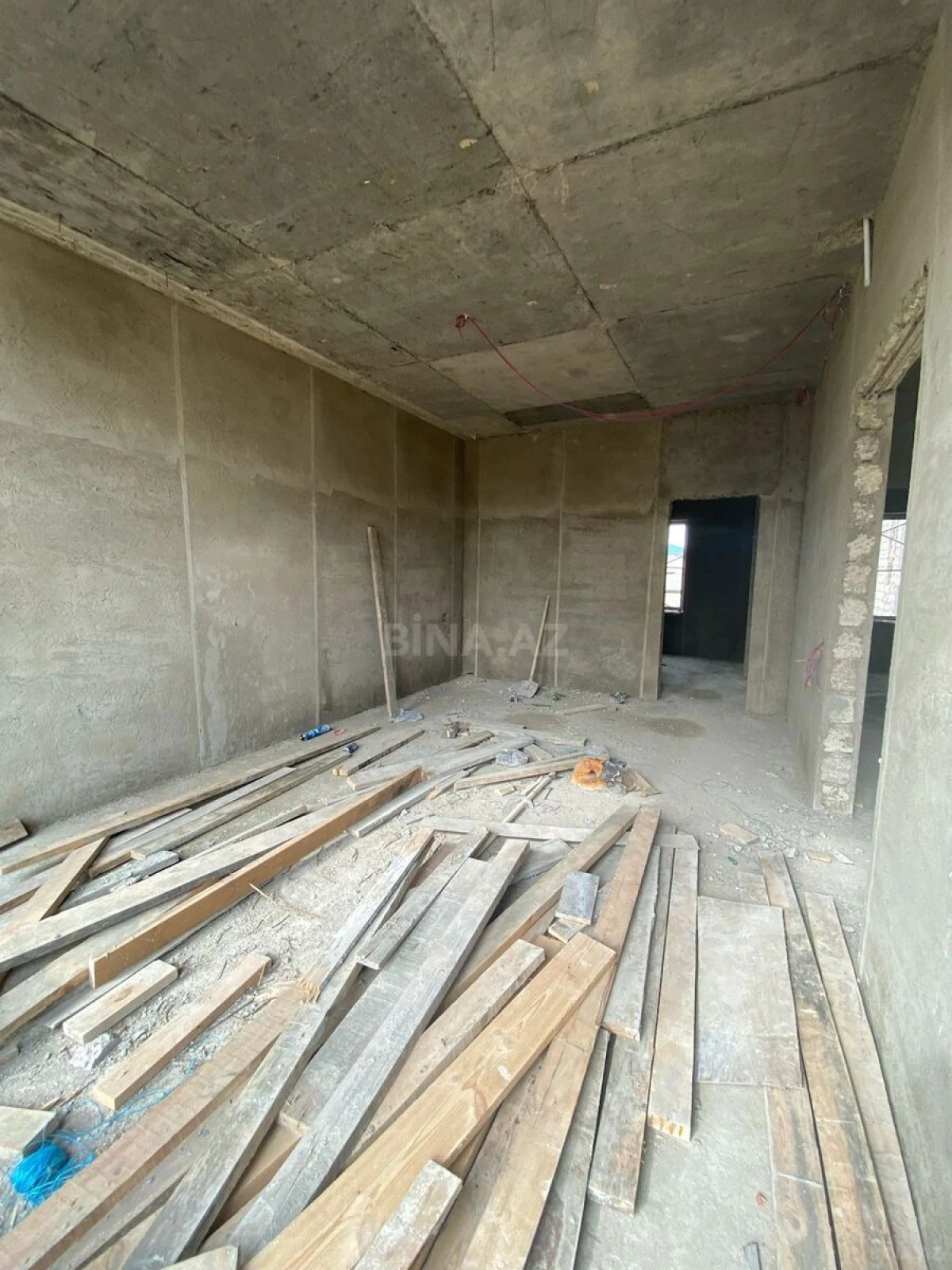 Satılır 5 otaqlı həyət evi 240 m²