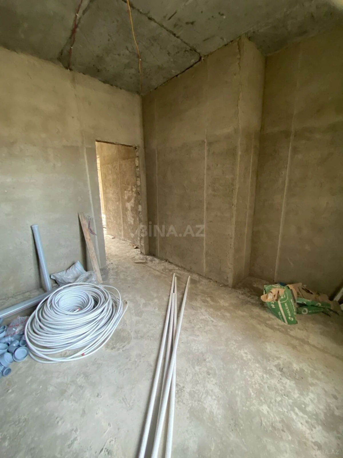 Satılır 5 otaqlı həyət evi 240 m²