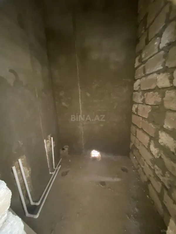 Satılır 5 otaqlı həyət evi 240 m²