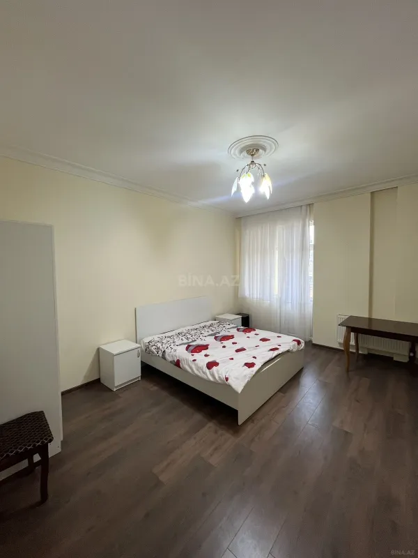 Kirayə verilir 3 otaqlı mənzil 120 m²