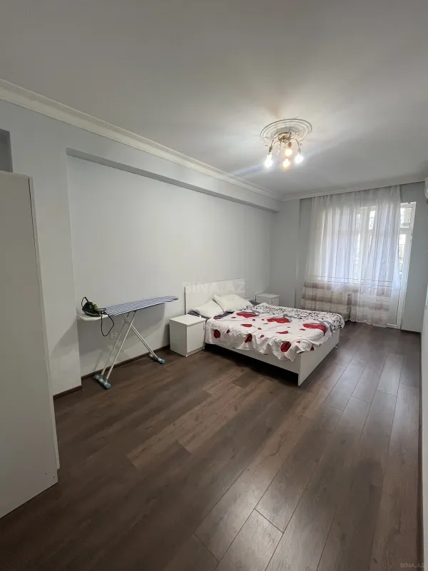 Kirayə verilir 3 otaqlı mənzil 120 m²