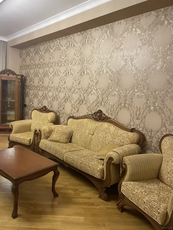 Kirayə verilir 4 otaqlı mənzil 170 m²