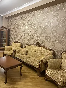 Kirayə verilir 4 otaqlı mənzil 170 m²