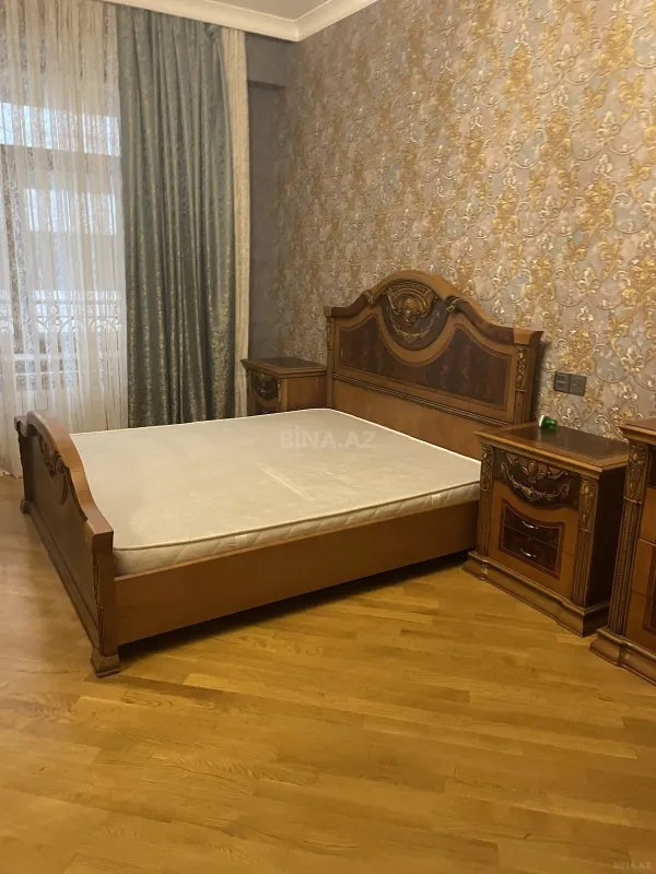 Kirayə verilir 4 otaqlı mənzil 170 m²