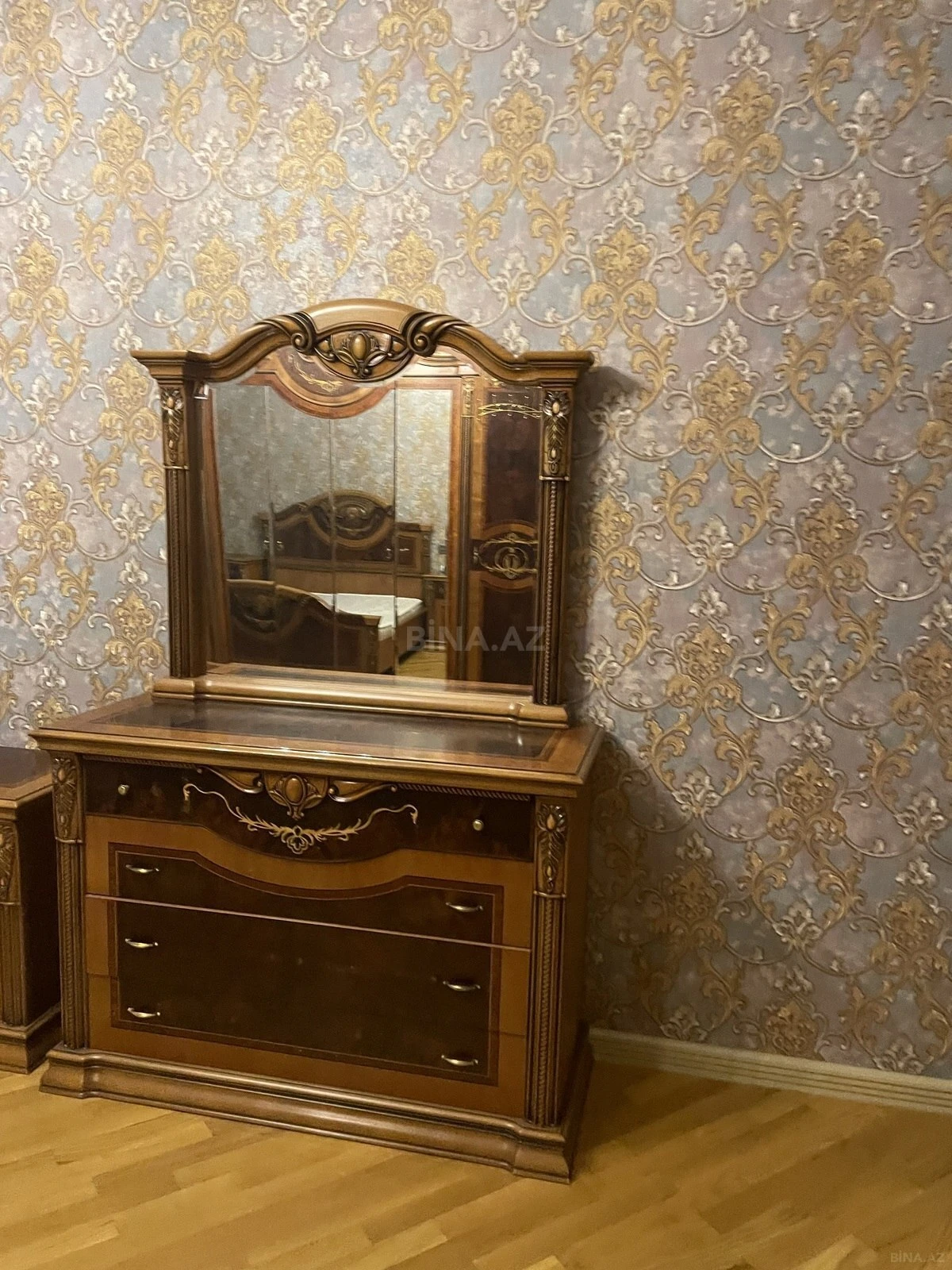 Kirayə verilir 4 otaqlı mənzil 170 m²