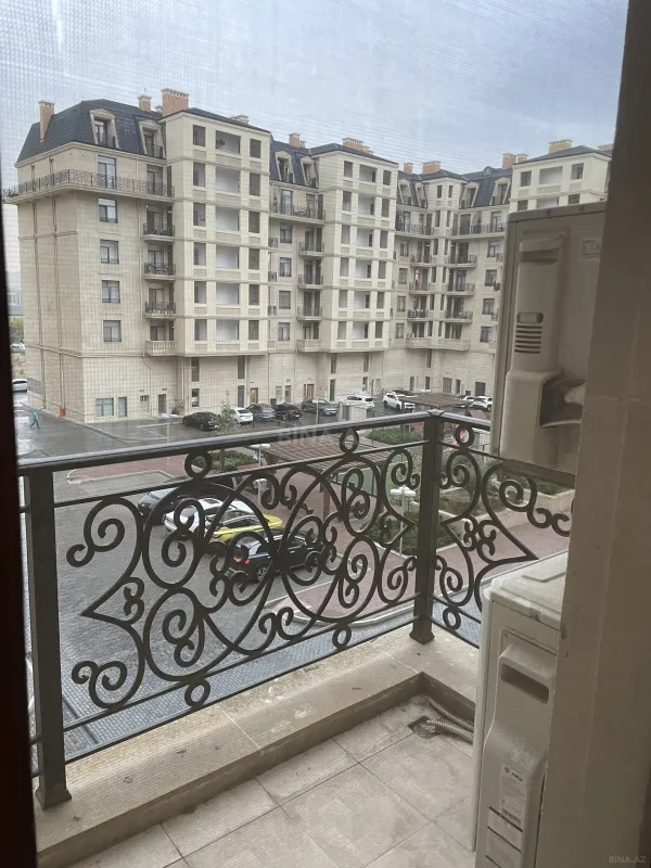 Kirayə verilir 4 otaqlı mənzil 170 m²
